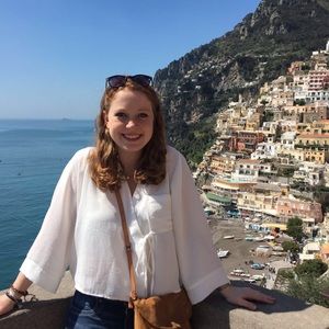 Meet your Posher, Claire